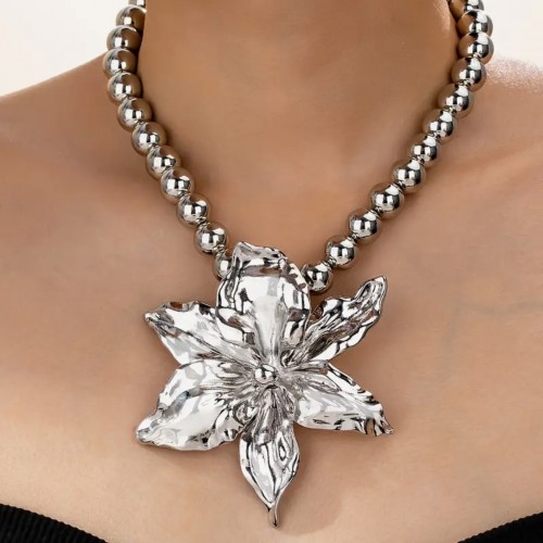 Yeni sezon gümüş renk büyük çiçek ZA kolye