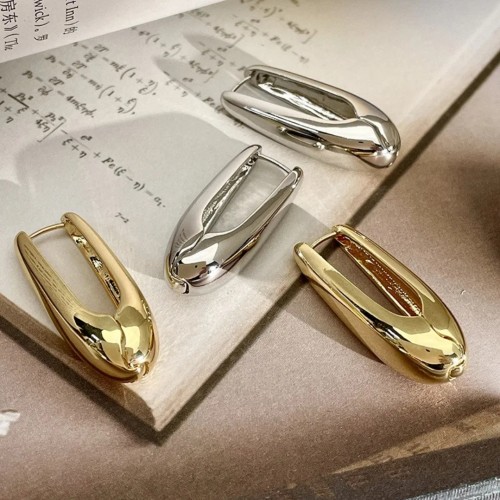 Gold uzun bombeli küpe